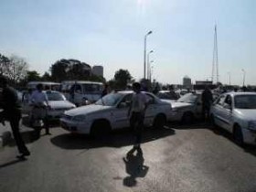 2-1-Taxi-drivers-strike-on-October-bridge-by-Mina-Mourad
