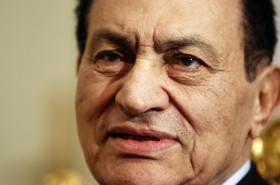 Egypt's President Hosni Mubarak attends a meeting with Qatar's Prime Minister Sheikh Hamad bin Jassim bin Jaber al-Thani in Cairo